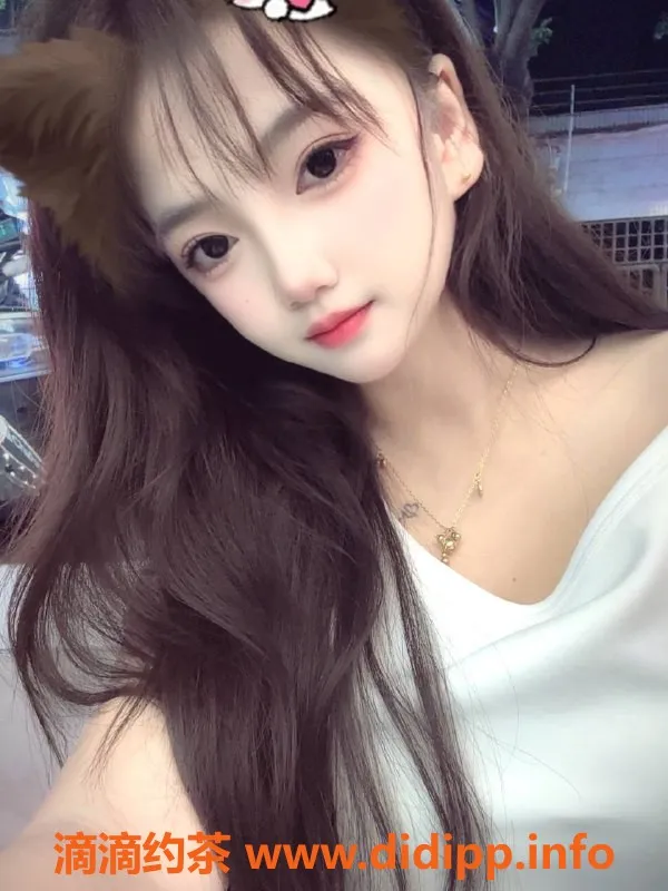 广州楼凤-荔湾区160cm嫩妹，C罩杯大奶服务体验