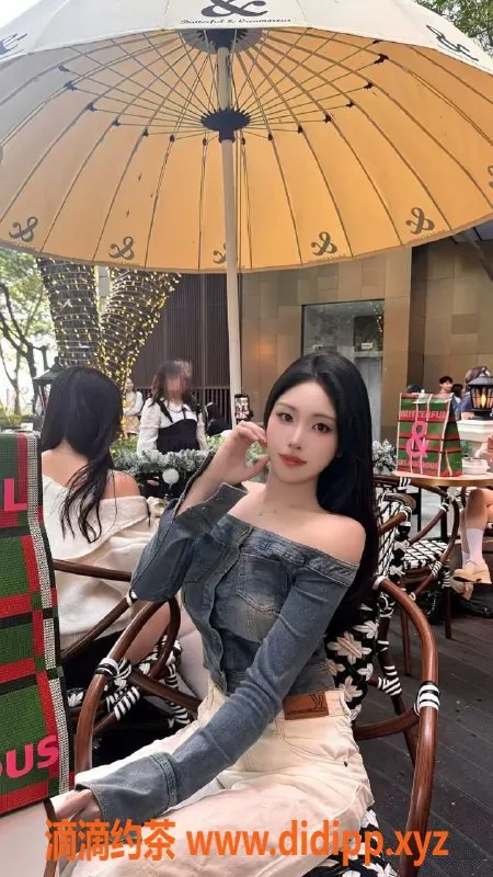 深圳楼凤-福田薯条，2500元单人服务，4500元双人服务