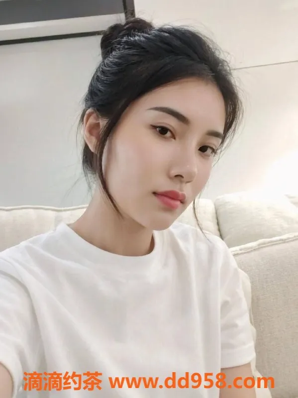 深圳楼凤-龙岗坂田御姐瑜伽彩虹，超值服务体验