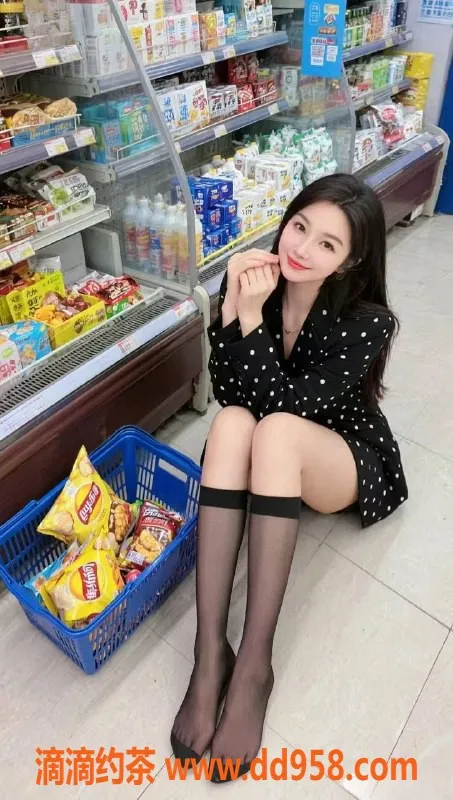 郑州楼凤-管城区童童，160cm，49kg，26岁，价6/11