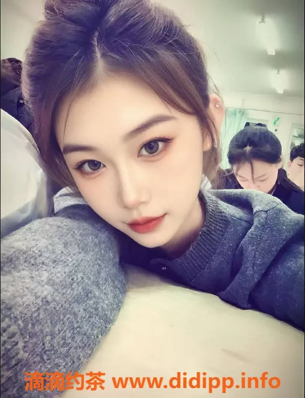 郑州楼凤-管城区小雯19岁白虎，170cm陪浴服务