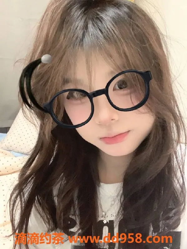 深圳楼凤-南山嫩妹欣欣，甜美梨形身材，1000元起