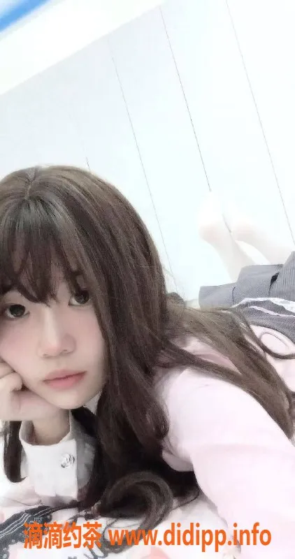 深圳楼凤资源信息,龙华小诺诺，18岁160cm，48kg嫩妹服务