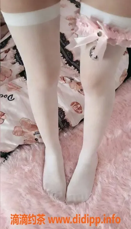 深圳楼凤-龙华小诺诺，18岁160cm，48kg嫩妹服务