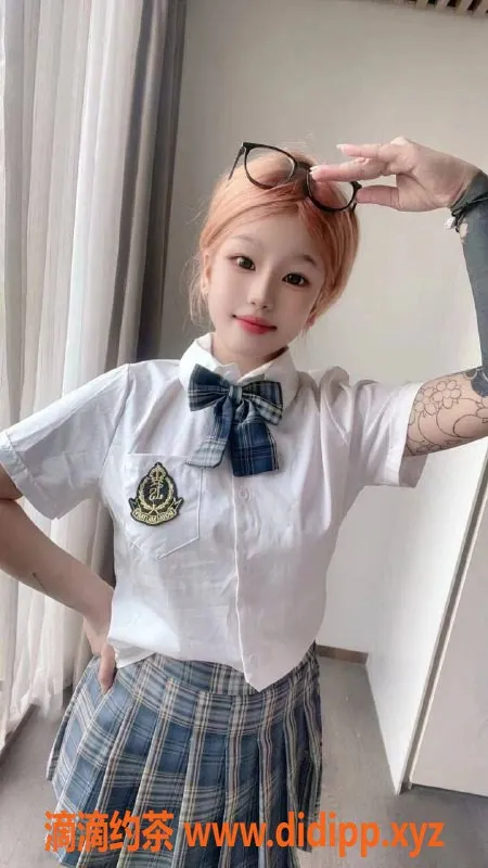 成都楼凤-武侯区嫩妹伊伊，19岁，160cm，600元/60分钟