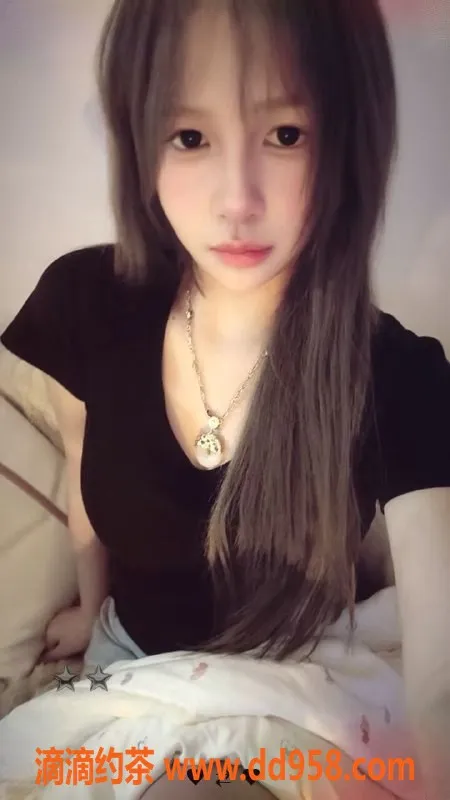 广州楼凤-白云小花，颜值学妹，700元服务，已验证