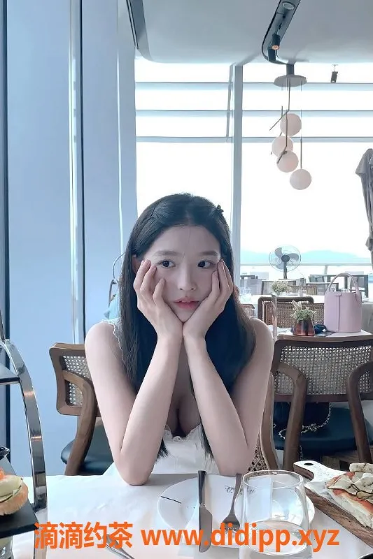 深圳楼凤-南山嫩妹沐婉儿，1500元超值体验