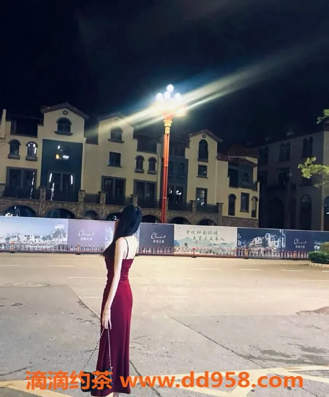 深圳楼凤-福田小宝，18岁长腿嫩妹，900元起