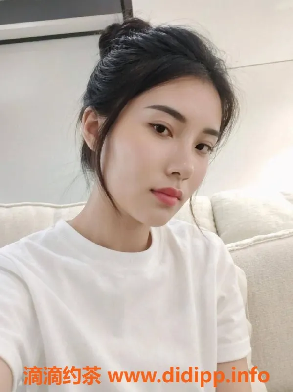 深圳楼凤-深圳龙岗区御姐瑜伽彩虹 大胸诱惑服务