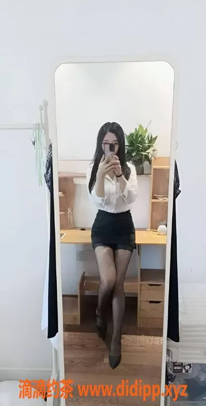 深圳楼凤-龙岗林佳，700元体验鸳鸯浴与深喉服务