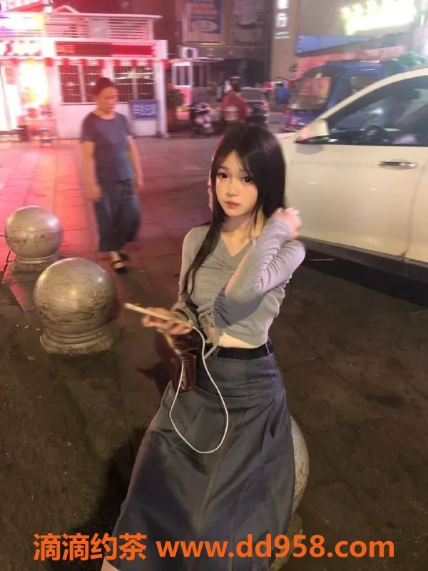 青岛楼凤-灵动20岁女孩，800元全套服务，70分钟尽享激情