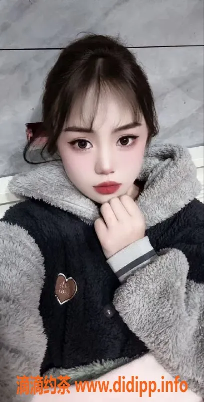 广州楼凤-天河小七，嫩妹服务，水费600p