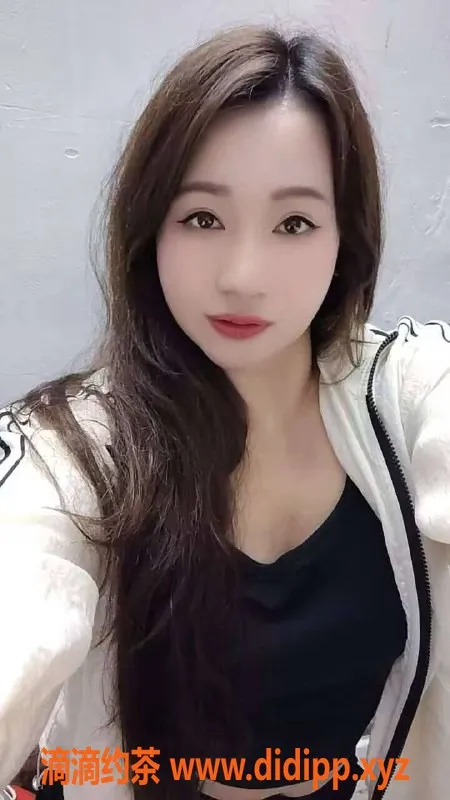 广州楼凤-广州白云区小黎，27岁，160cm，48kg，36D