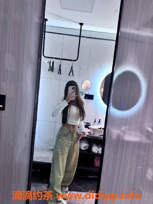 深圳楼凤资源信息,宝安嫩妹小娟，700起，制服诱惑