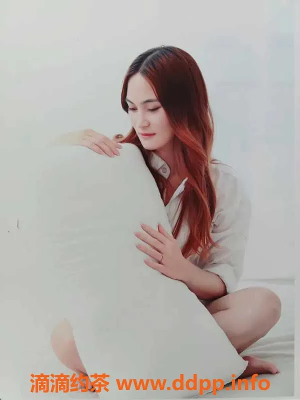 广州楼凤-海珠区29岁越南少妇诗诗，身高165、胸围36D