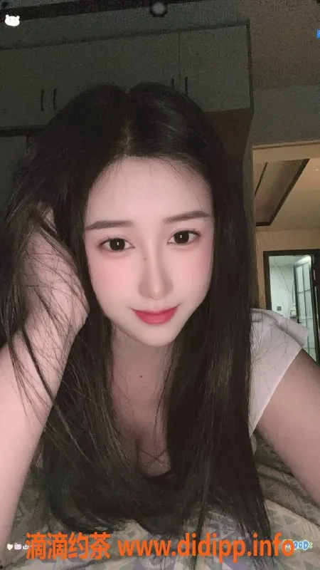 赣州楼凤-章贡区清茶：娇小优雅，身高160，49kg，26岁