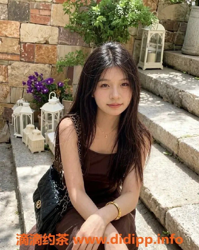 深圳楼凤-龙华菲菲，700元私密服务，调情互动