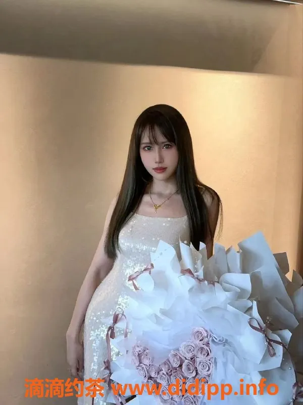 深圳楼凤-罗湖兼职晴方，24岁美丽女郎，身高164cm