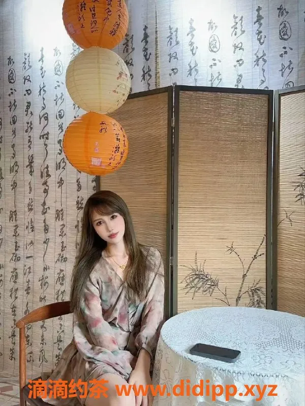 深圳楼凤-罗湖兼职晴方，24岁美丽女郎，身高164cm