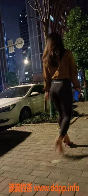 深圳楼凤资源信息,坂田，25岁，159cm，49kg，B罩杯，私约服务欢享