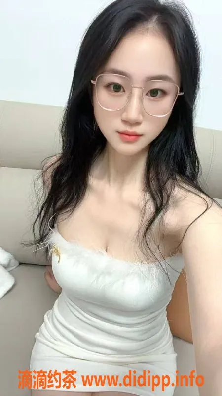 广州楼凤-广州双子星水床泡泡浴双飞体验