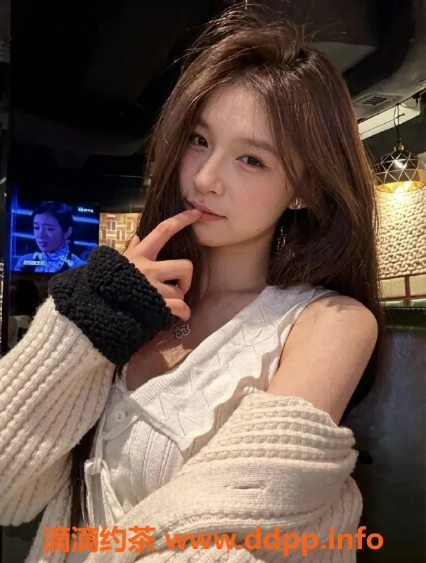 深圳楼凤-龙华菲菲 700起 提供鸳鸯浴与69服务