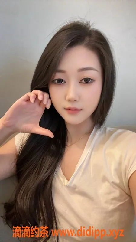 深圳楼凤-龙华夏夏，24岁167长腿，800元服务等你体验！