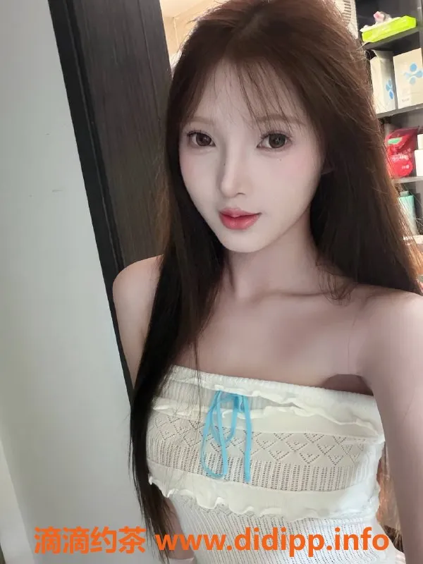 深圳楼凤-龙华嫩妹雯雯，1000元起，制服丝袜精彩体验