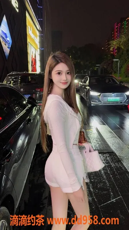 深圳上门服务-罗湖依诺，900元长腿美女服务