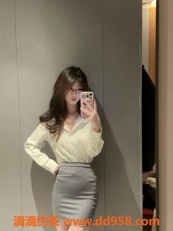 广州上门服务-筱筱（04年）166cm，47kg的诱惑新人