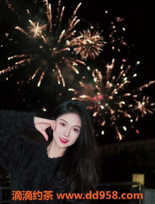 成都楼凤-泮瑶，颜值与身材并存的御姐，7P体验不容错过