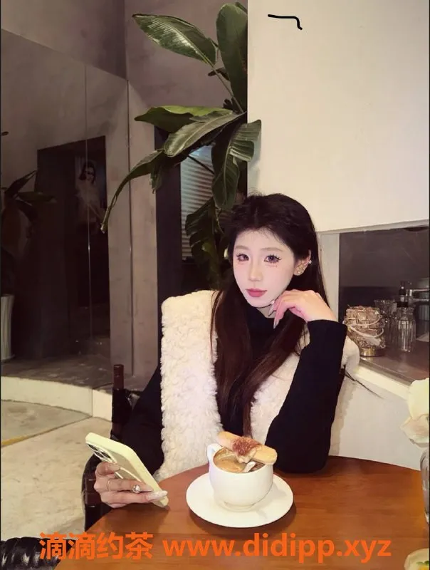 广州楼凤-天河玖玥，嫩妹舌吻服务，水费700