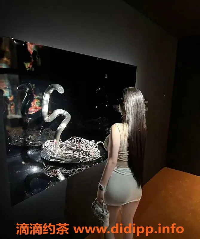 广州楼凤-天河玲玲，嫩妹69服务，水费500