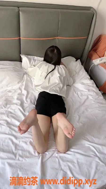 成都楼凤-成都青春妹椰子，163高挑，700起魅力服务