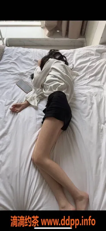 成都楼凤资源信息,成都青春妹椰子，163高挑，700起魅力服务