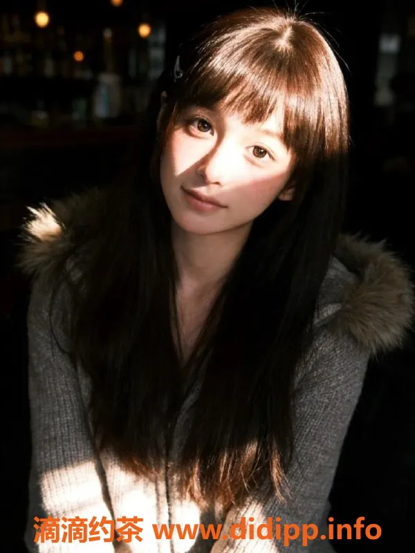 常州楼凤-武进万达理工学妹，165cm清纯嫩妹，800元起