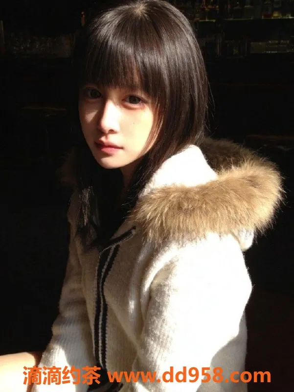 常州楼凤-武进万达理工学妹，165cm清纯嫩妹，800元起