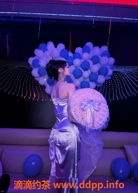 成都楼凤资源信息,武侯区小甜甜，御姐车服务，超值体验！