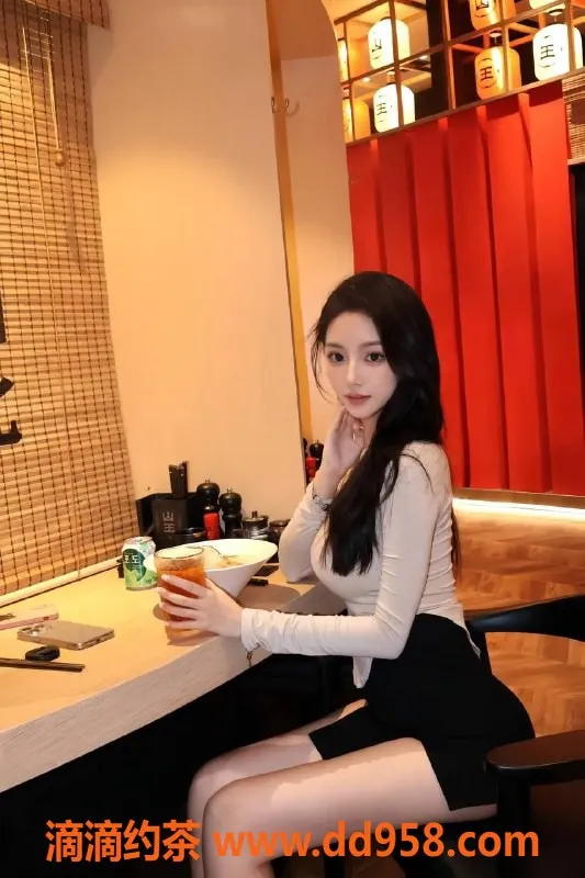 深圳楼凤-龙华优优，1300元单人服务，穿透你的心灵