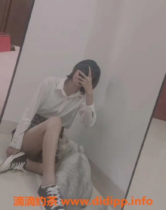 上海楼凤-上海苗条小姐姐，600元/次，腿长服务超好