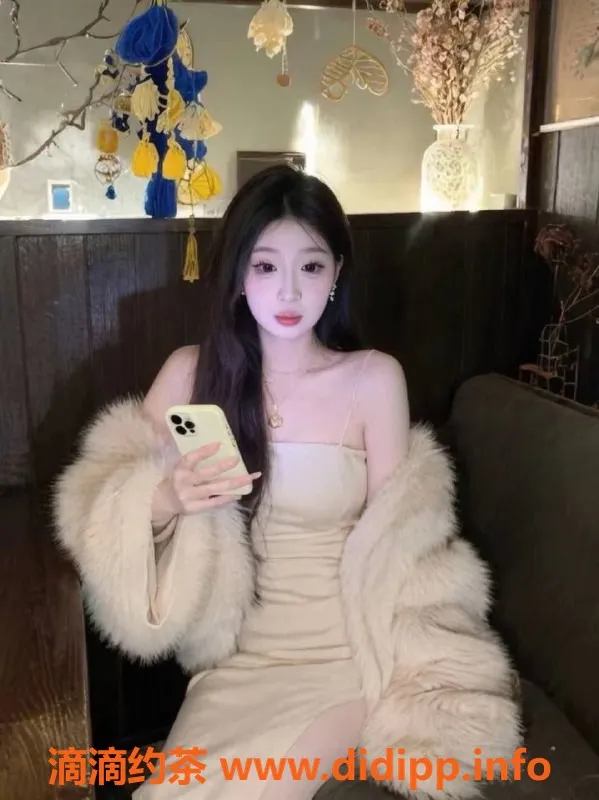 成都楼凤资源信息,锦江区叮当，7P价位的颜值大长腿妹子