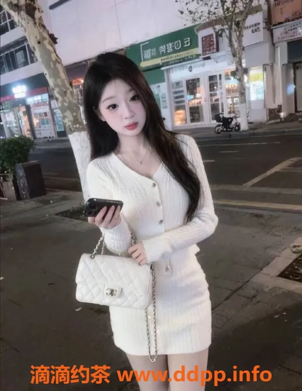 成都楼凤-锦江区叮当，7P价位的颜值大长腿妹子