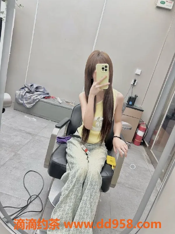 深圳楼凤资源信息,福田嫩妹涵涵，倾城翘臀只需1000元