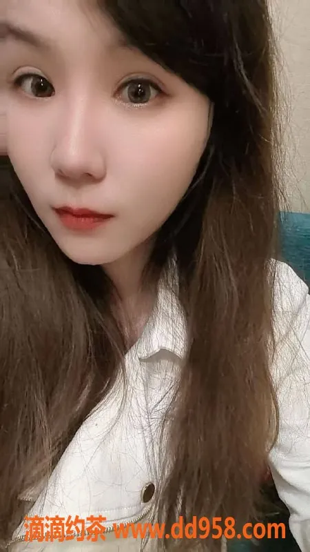 郑州楼凤-管城区果果，身高170cm，双乳36C，热情服务