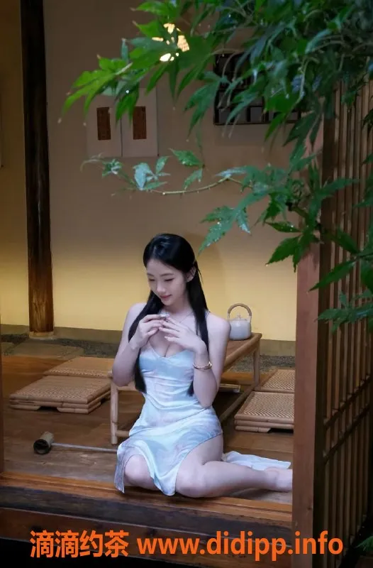 广州楼凤-天河嫩妹蒂娜，1000p体验超值服务