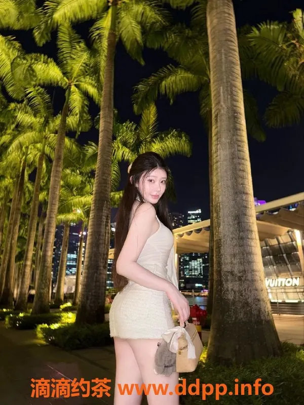 常州楼凤-常州果果，21岁，身高166，胸围C，服务贴心