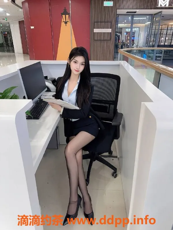 广州楼凤-南海区御姐 163 C罩杯 舌吻角色扮演服务