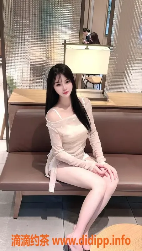 广州楼凤-佛山网红主播颜颜，170cm 24岁 34C