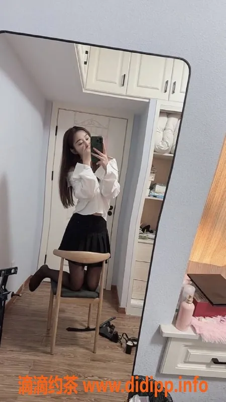 广州楼凤-天河妍颜御姐 700元视频验证服务