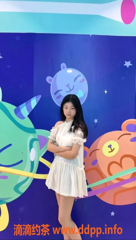 东莞楼凤-初语，18岁175cm，金色诱惑，600元体验